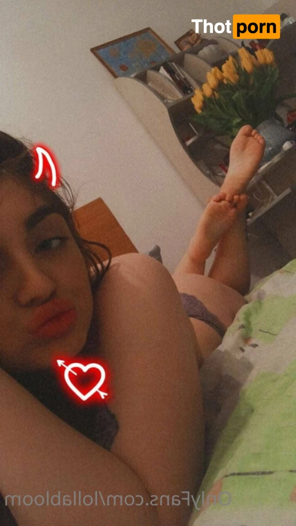 Lolla Bloom 💚 15080595