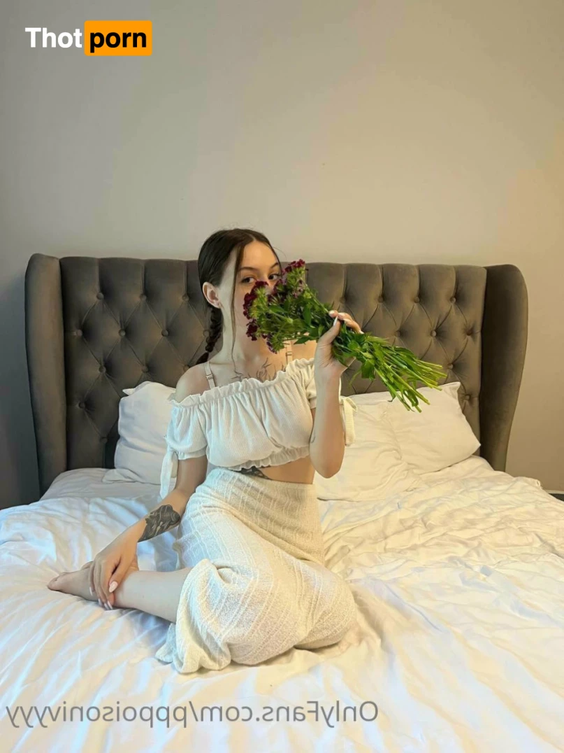 𝐿𝑜𝑟𝑎 𝑇𝑎𝑦𝑙𝑜𝑟 🦋 15069569