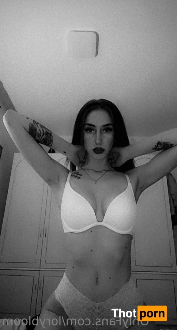 𝓛𝓸𝓻𝔂 𝓑𝓵𝓸𝓸𝓶🎀 15067790