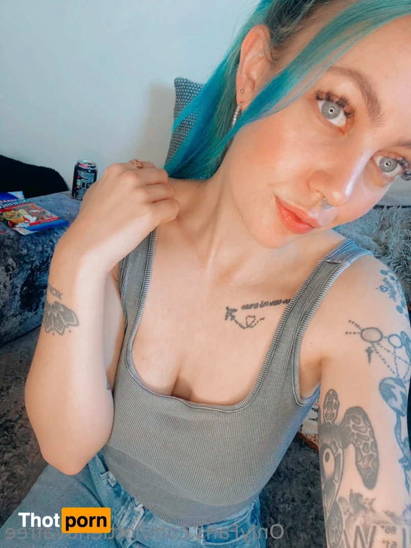 Lottie Nova 💙 15066893