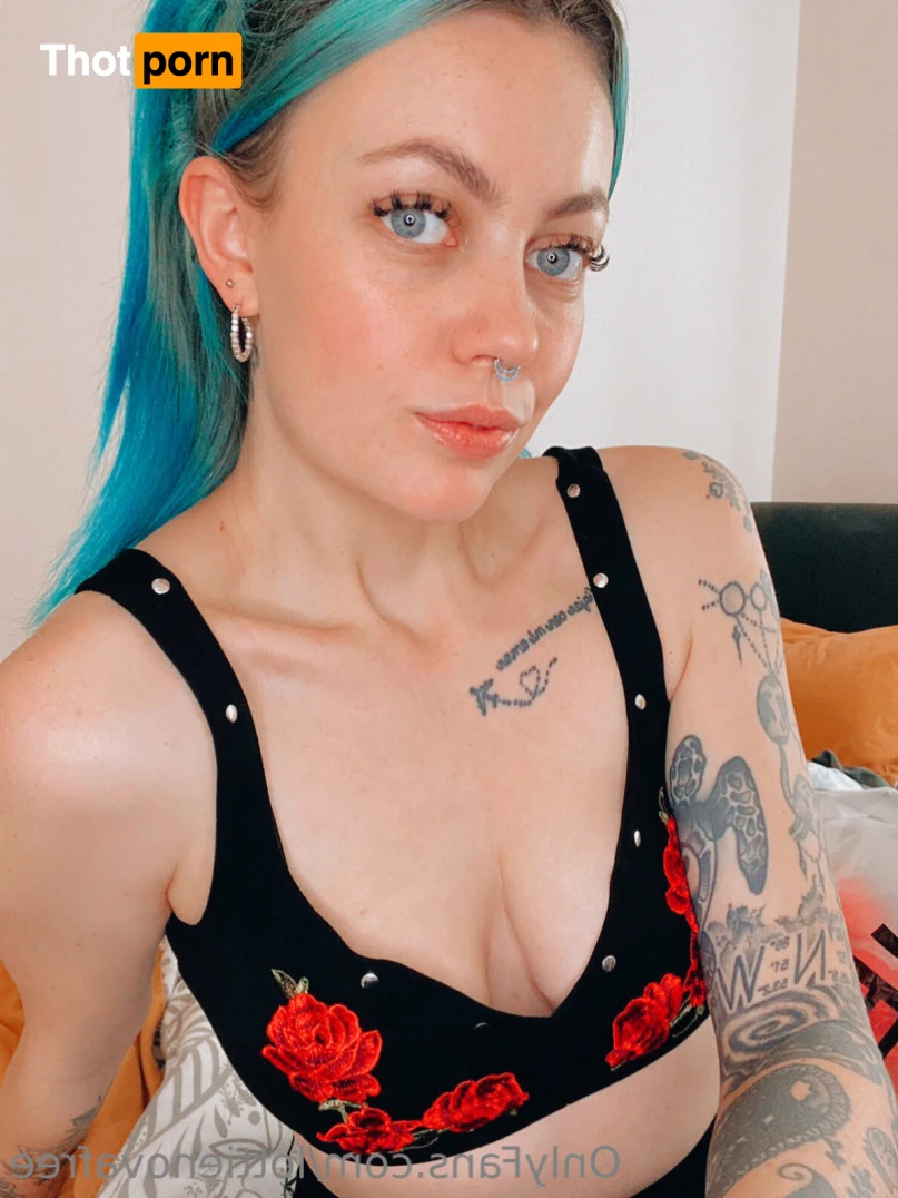 Lottie Nova 💙 15067211