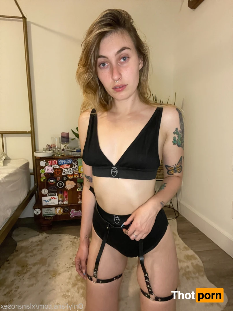 London ✨🦋🖤 14952041