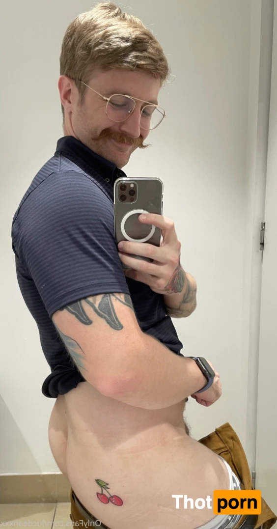 Luke 🍒 Dean 14874615