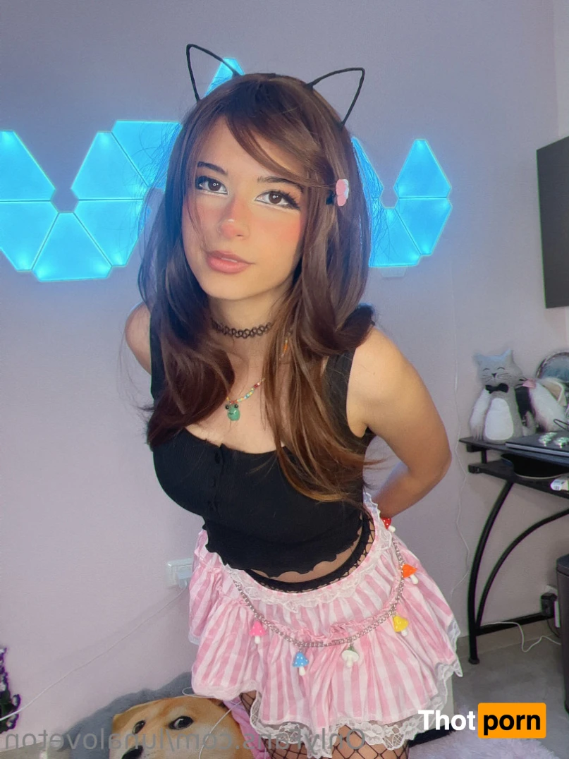 Luna Loveton 14761448