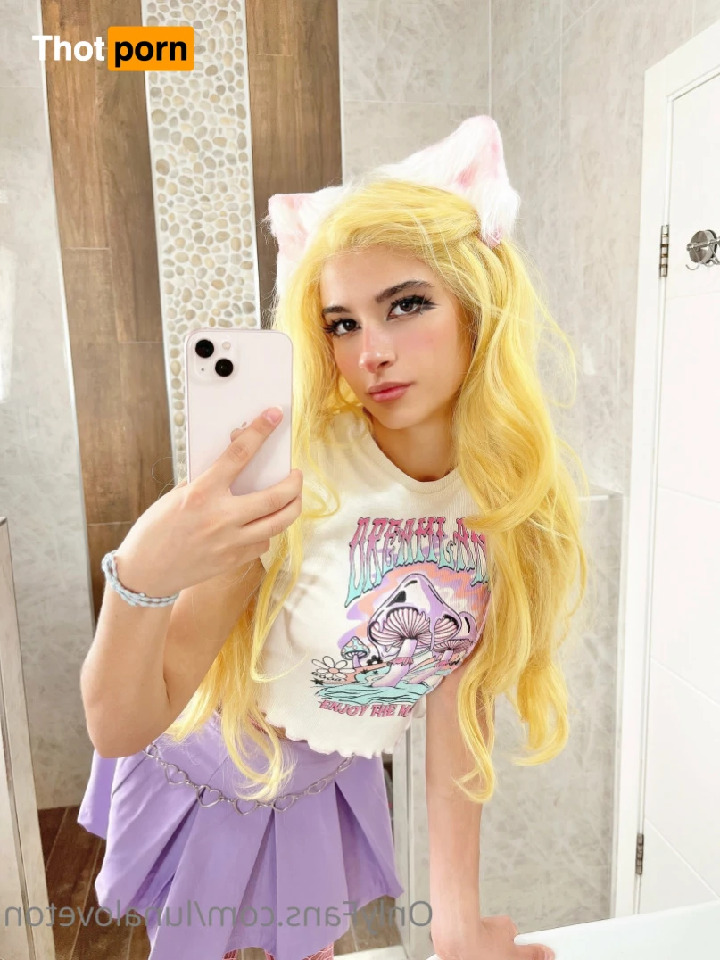 Luna Loveton 14761501