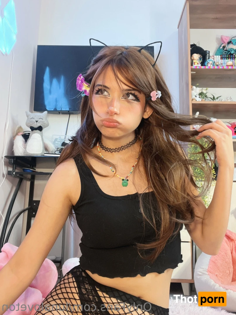 Luna Loveton 14761844