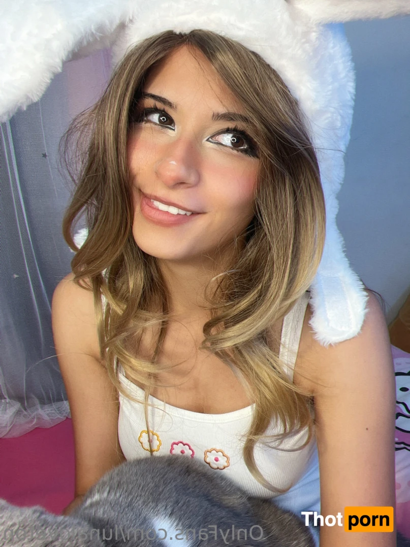 Luna Loveton 14762714