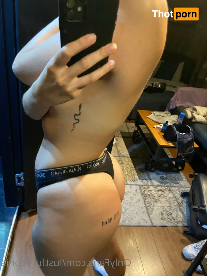 lustful_leonie 11244542