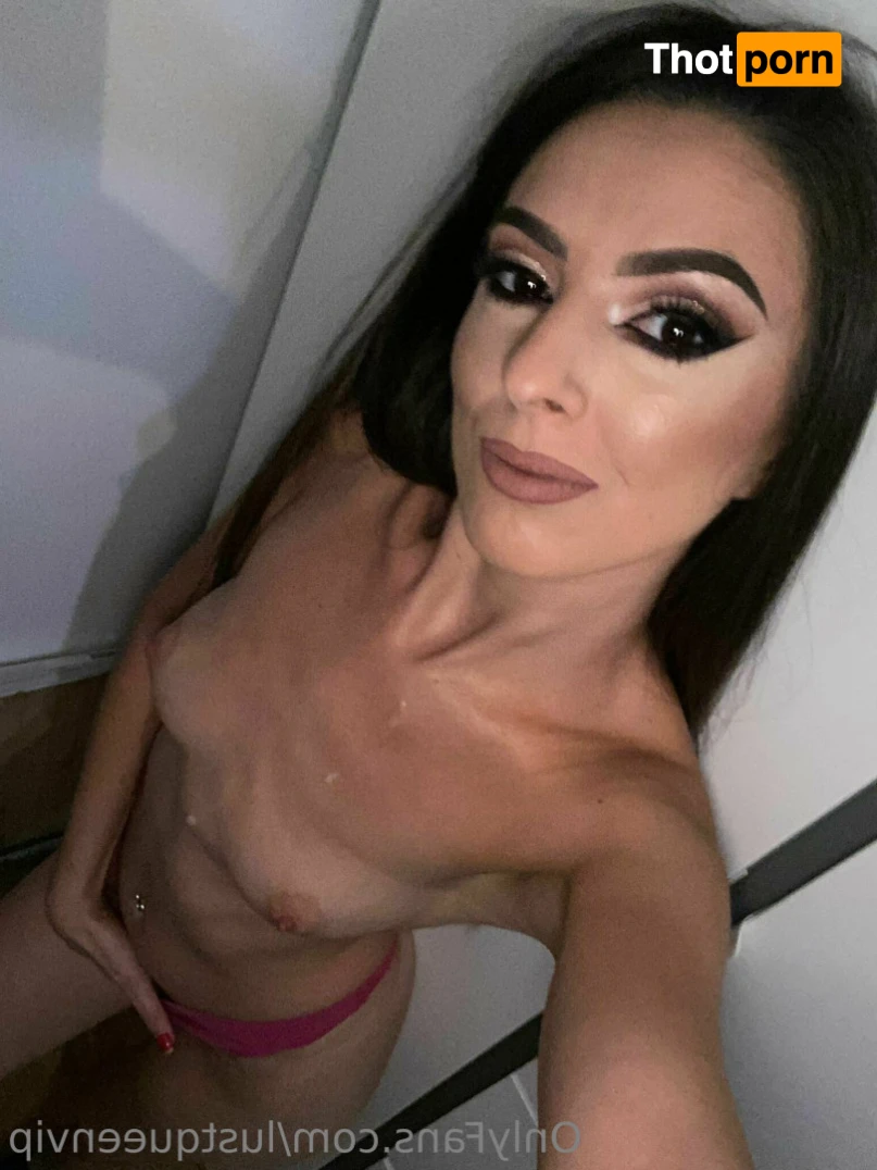 LustQueen Premium 14613213