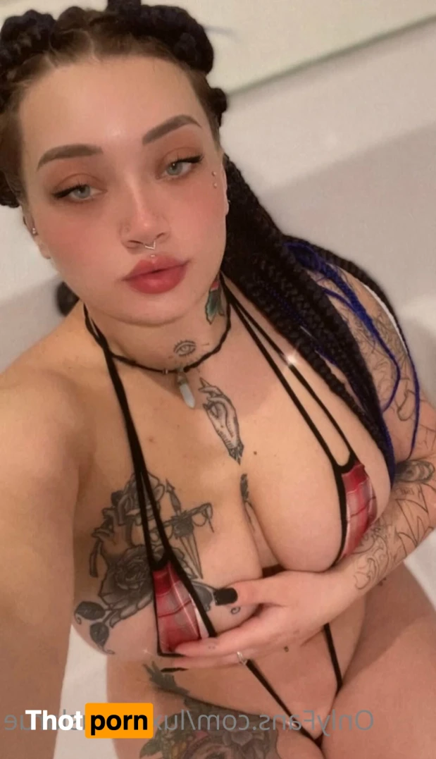 Luxurious Larue 14519135