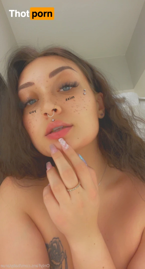 Luxurious Larue 14519726