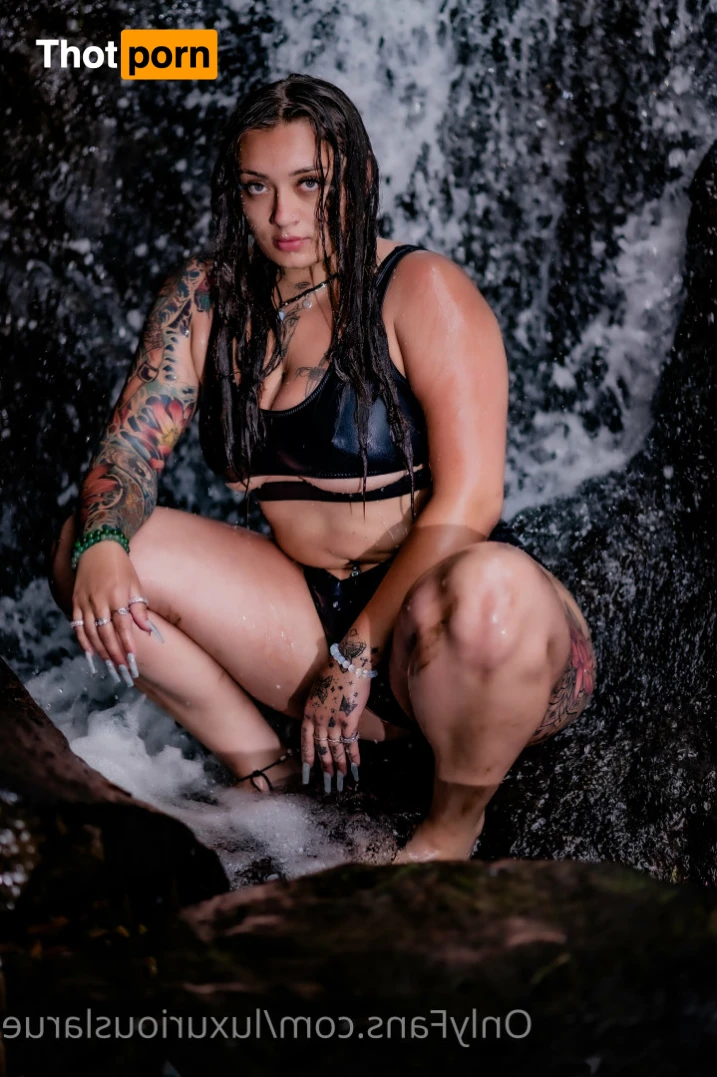 Luxurious Larue 14519764