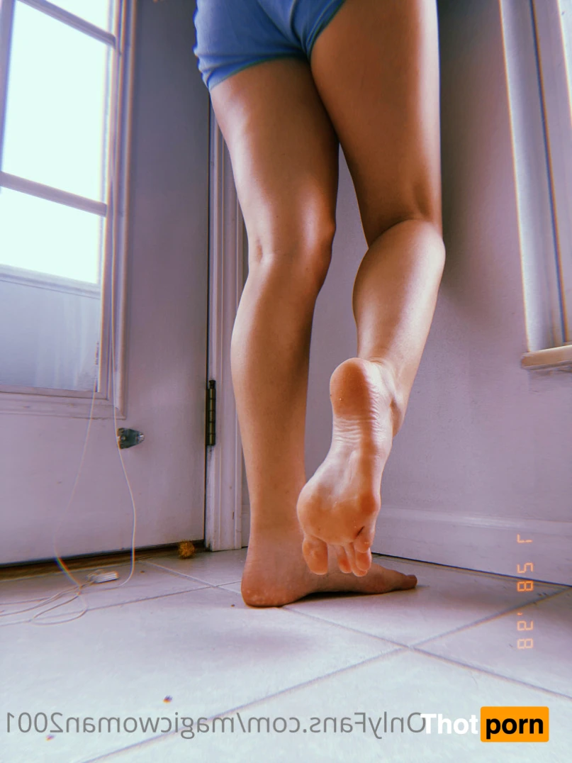 Magic Woman 14290407