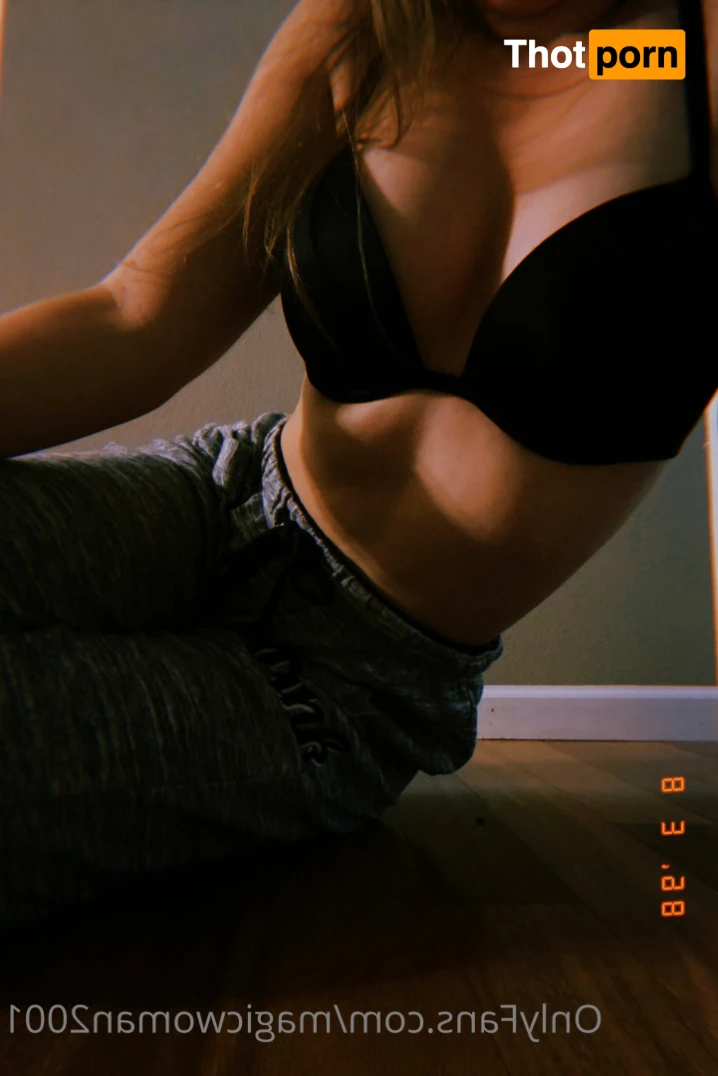 Magic Woman 14290918