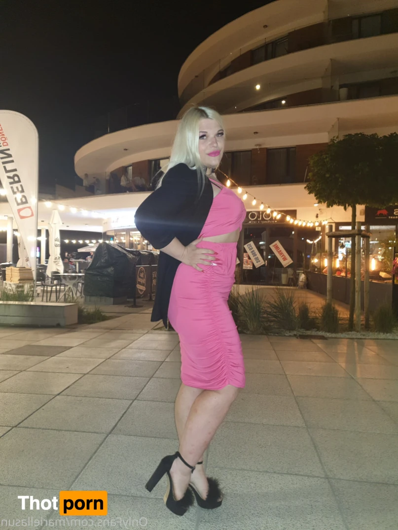 MariellaSun 14125313