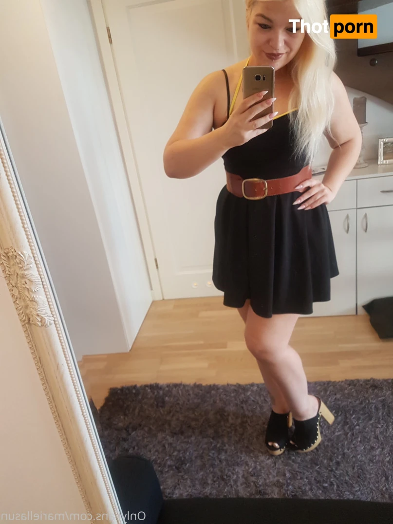 MariellaSun 14125448