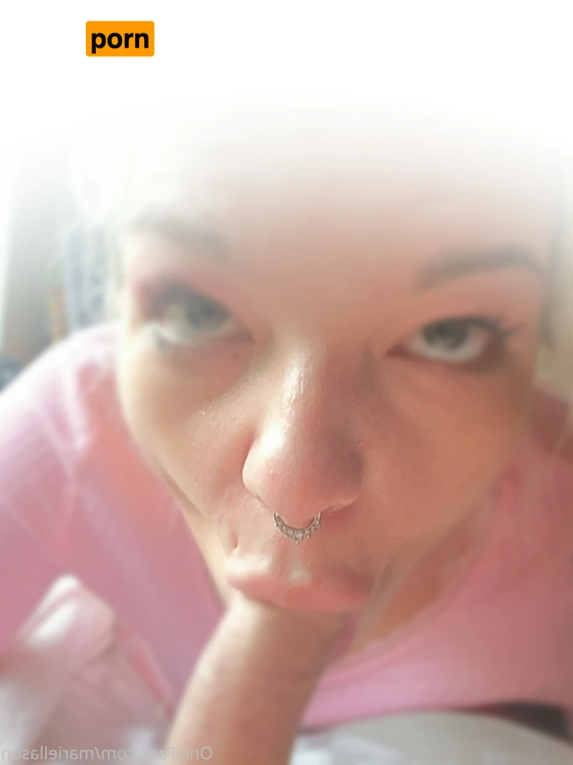 MariellaSun 14125527