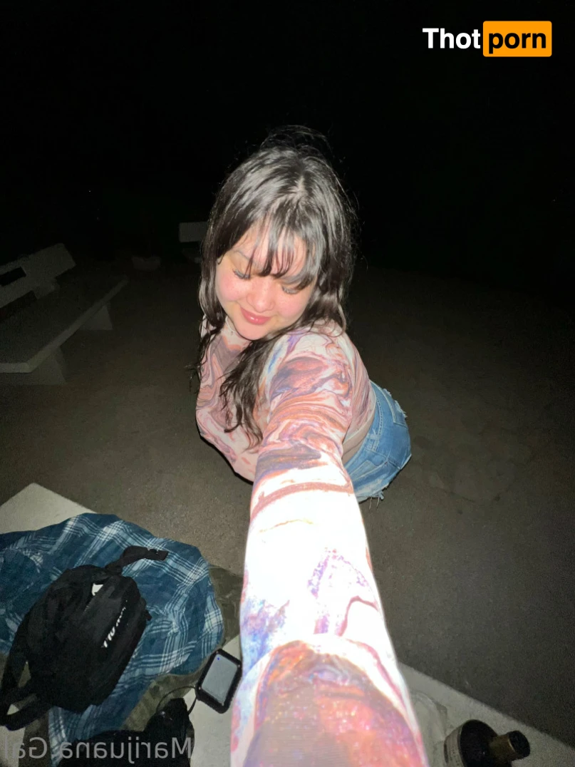 Marijuana Gal 14116091