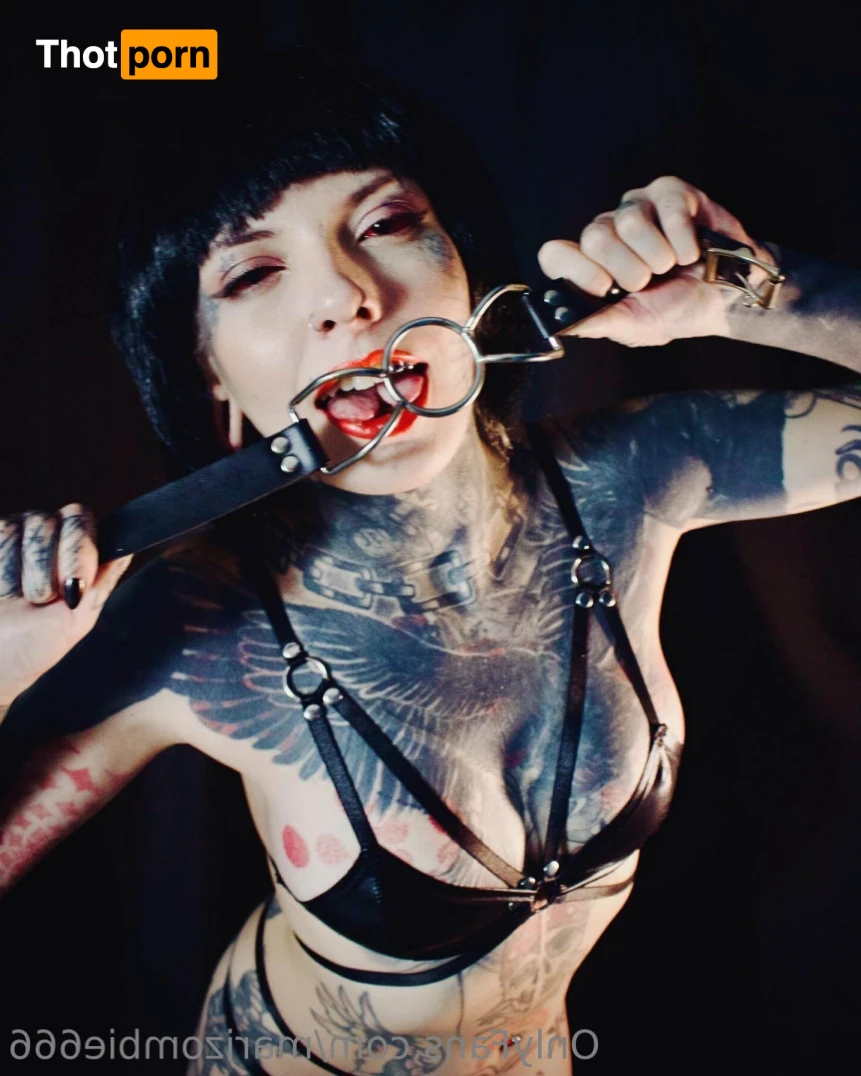 𝔐𝔞𝔯𝔦 ℨ𝔬𝔪𝔟𝔦𝔢 † 14108738