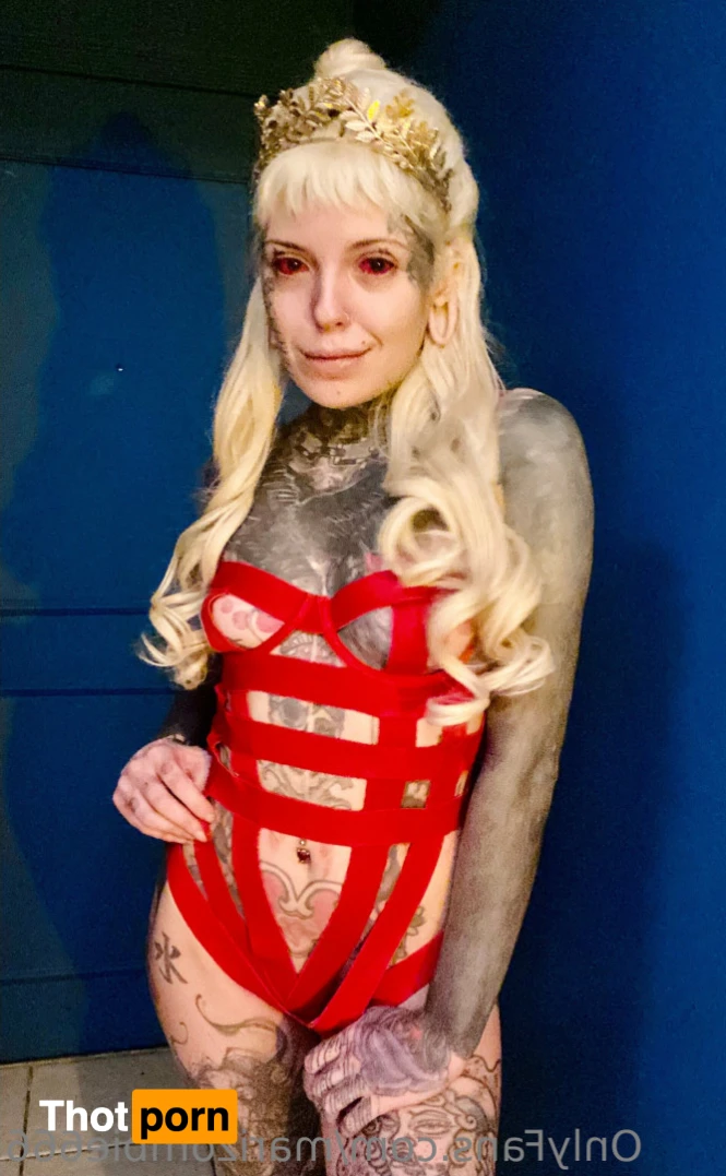 𝔐𝔞𝔯𝔦 ℨ𝔬𝔪𝔟𝔦𝔢 † 14109318