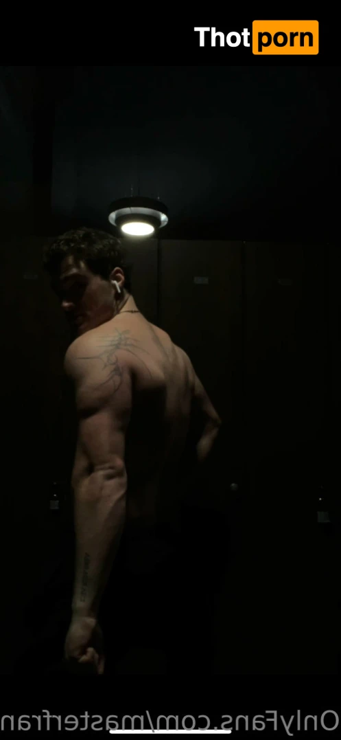 Master Frank 13832440