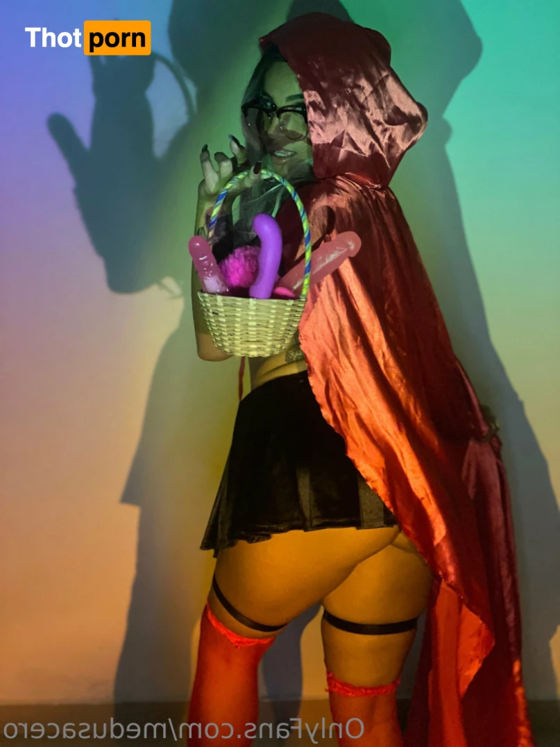 Medusa 🐍✨ 13471333