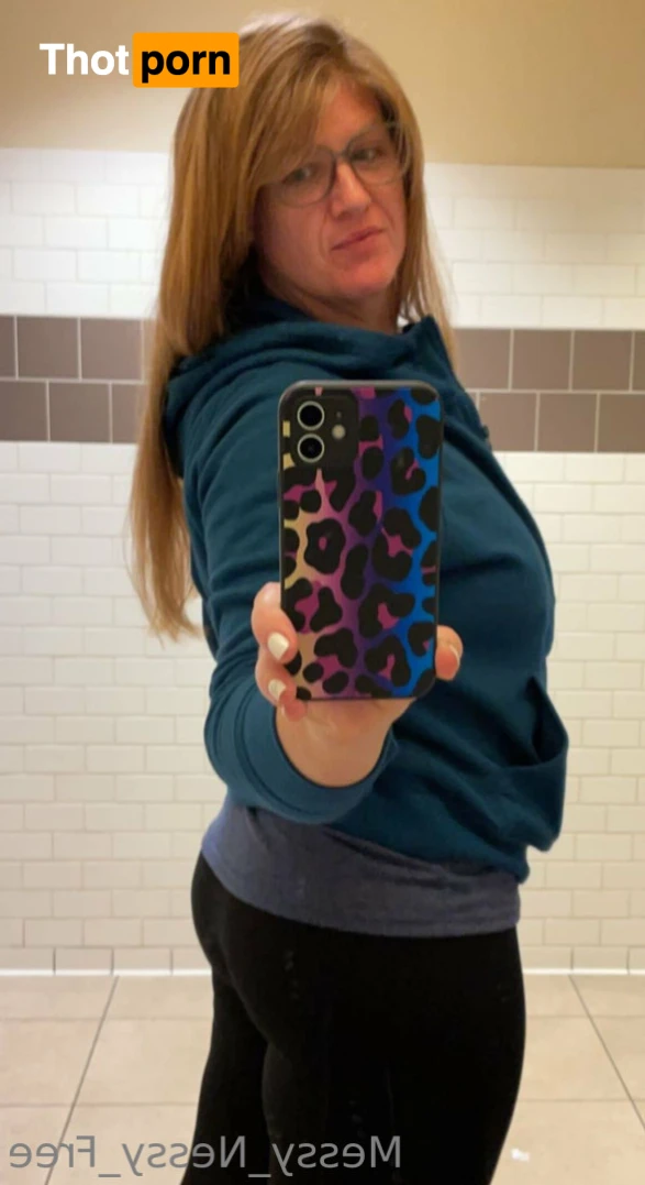 messy_nessy_free 12884650