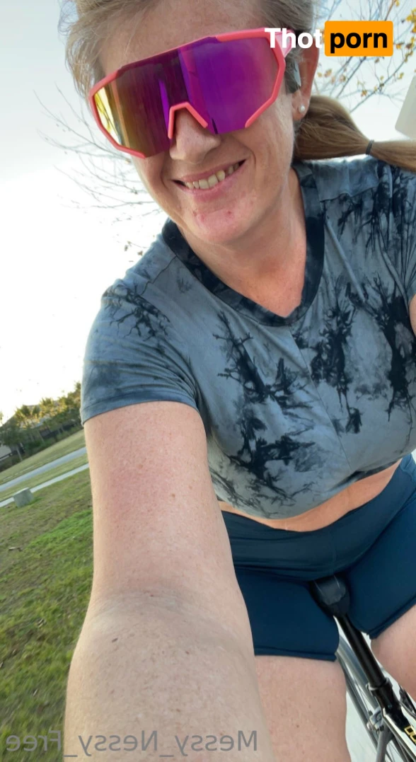 messy_nessy_free 12884845