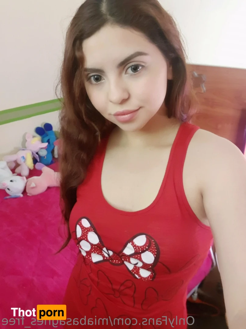 Mía Basañes Aerialist 12743490