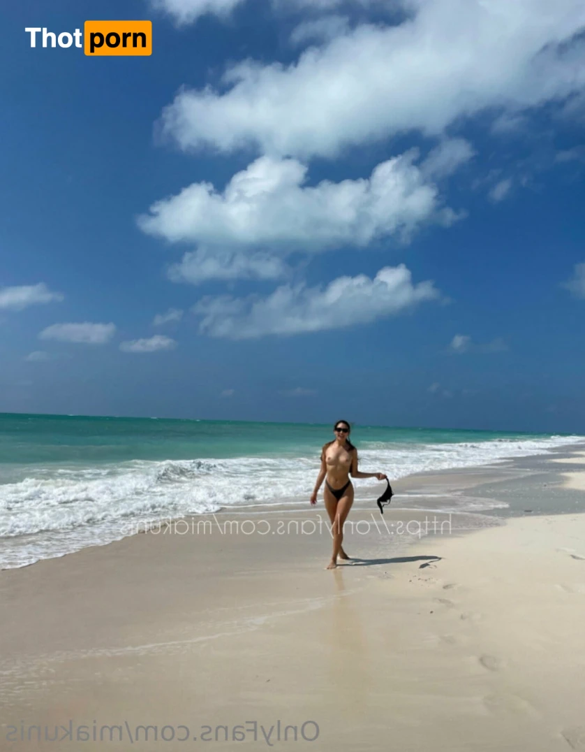 M I A - K U N I S 🌸 12729395