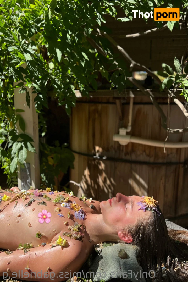 Miss. Gabrielle 12204334