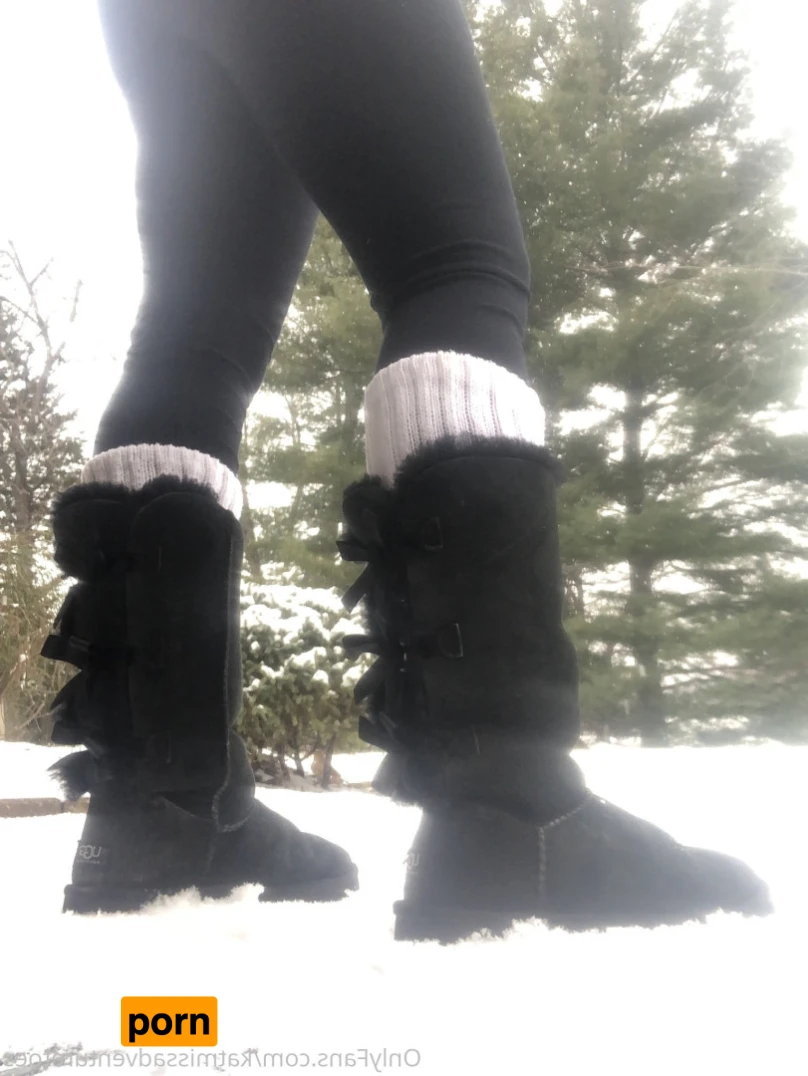 AdventuretoesKat 12146675