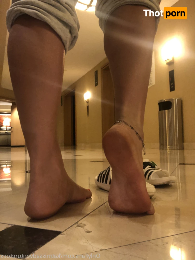 AdventuretoesKat 12147062