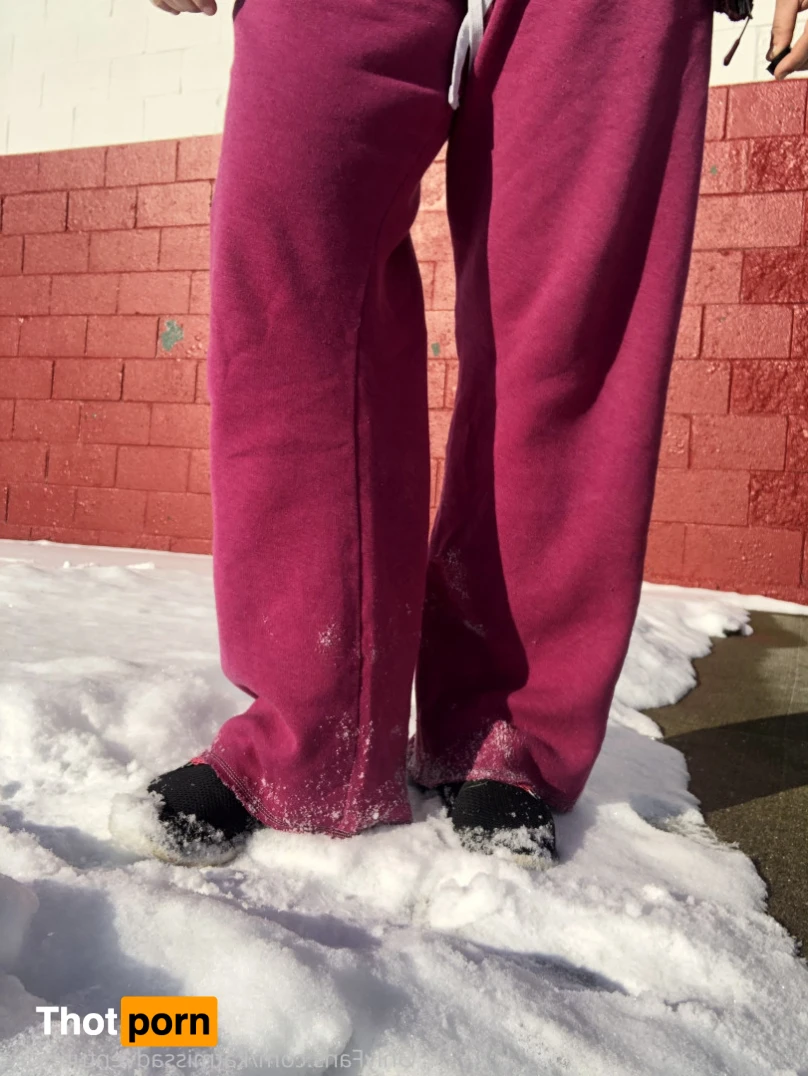 AdventuretoesKat 12147188