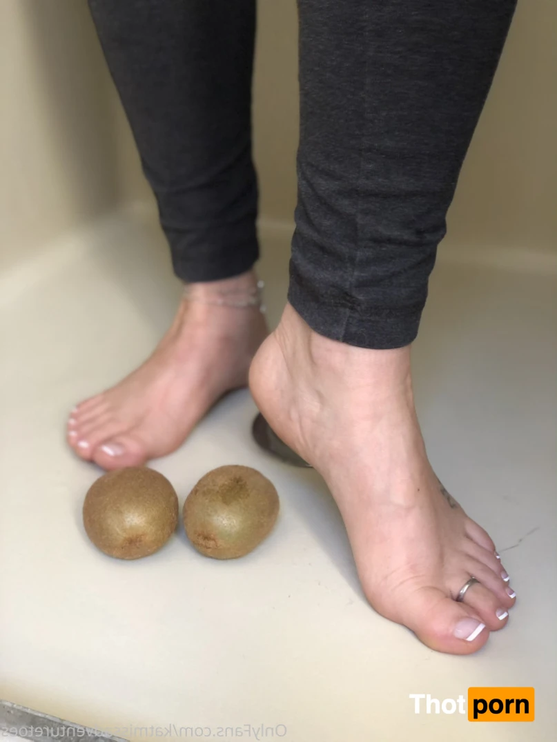 AdventuretoesKat 12577408