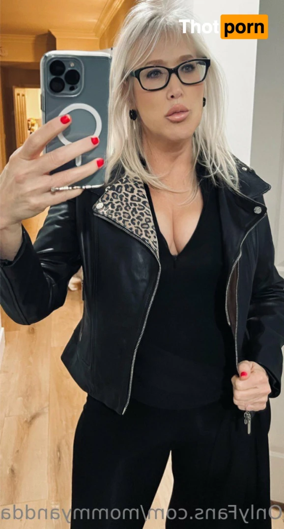 mommyanddaughter 11283570