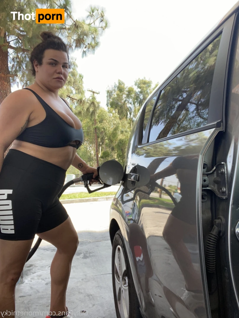 Nicky Monet 16490610