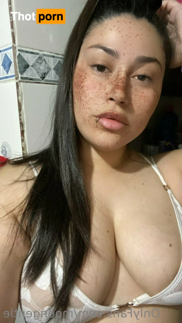 Moon 🌙 Gentle Femdom Mistress 🔐✨ 16478284