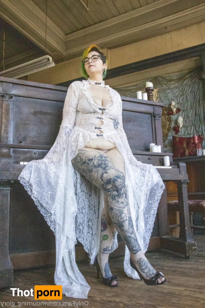 mourning_glory 16460576