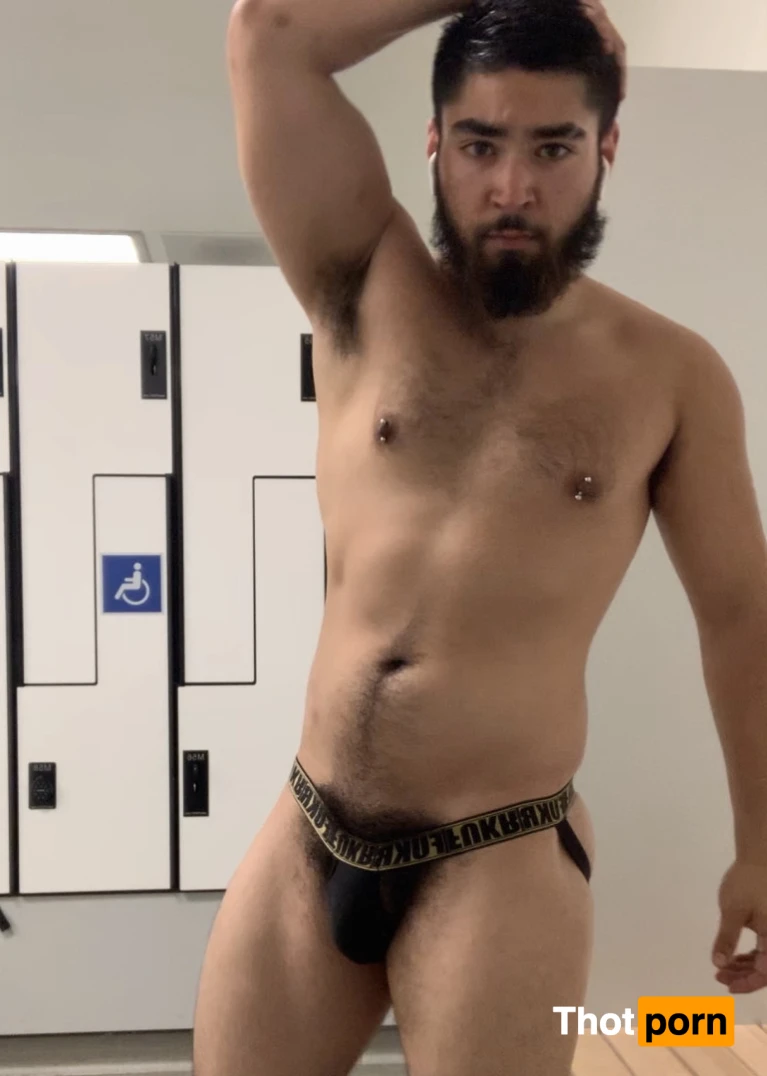 MrLegallyThick 16414445