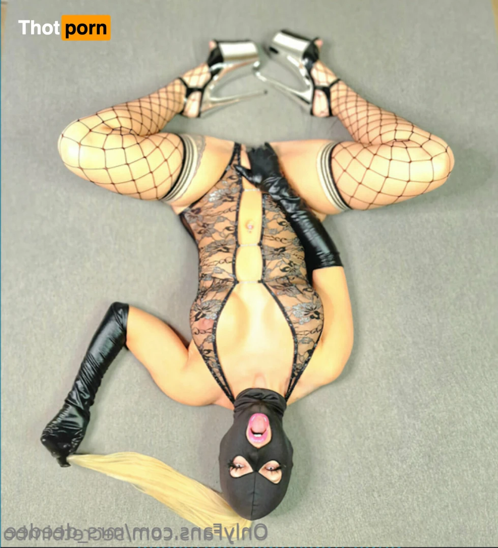 Dee Dee 💋💋 16412369