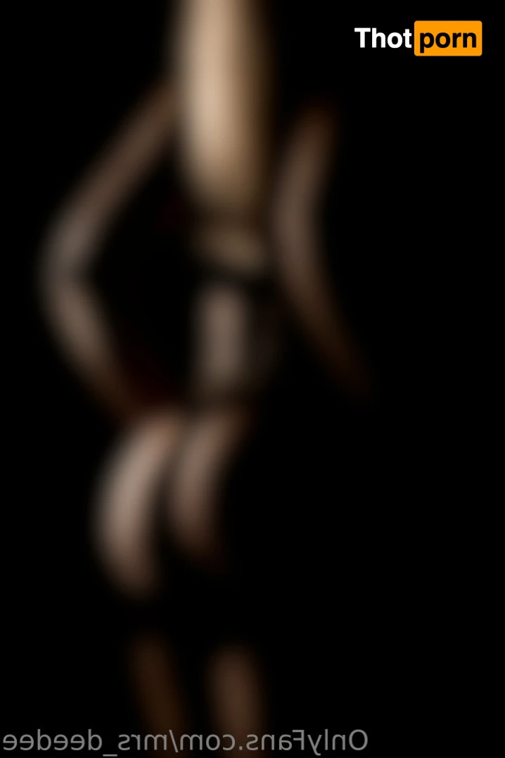 Dee Dee 💋💋 16412561