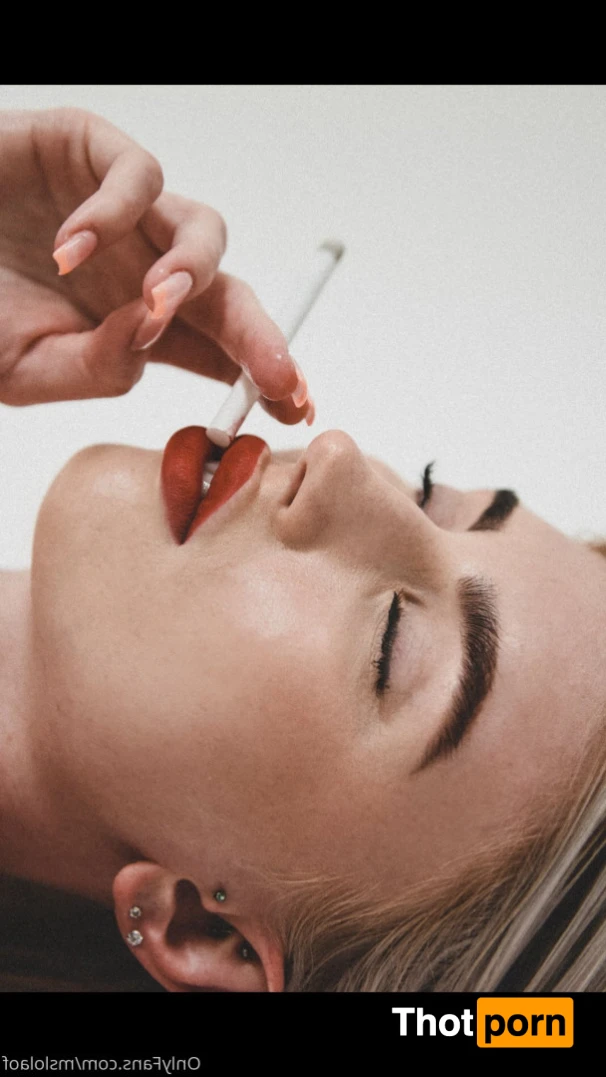 LOLA🐰💗 16399976