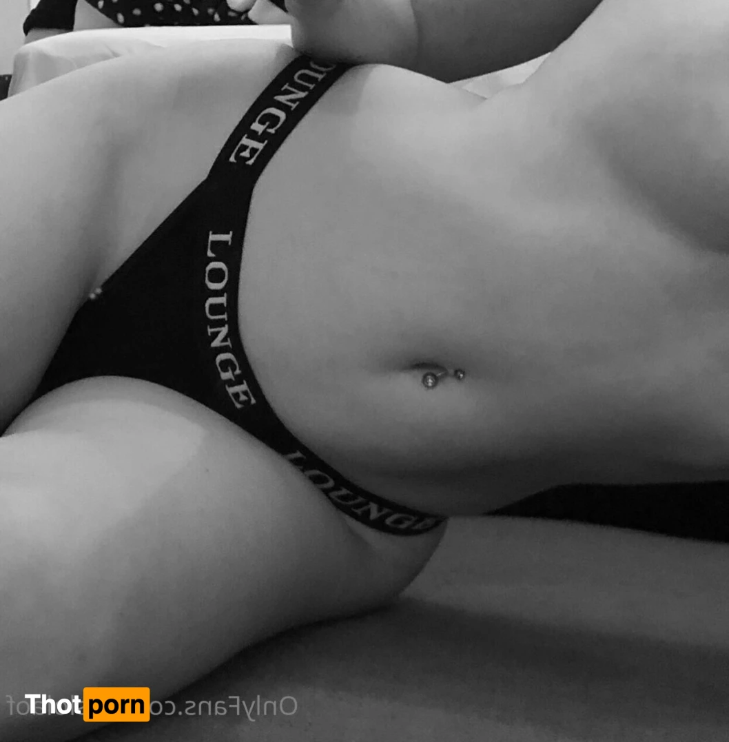 LOLA🐰💗 16400254