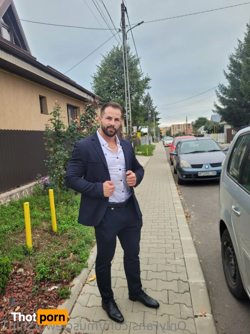 Muscle worship 11234398