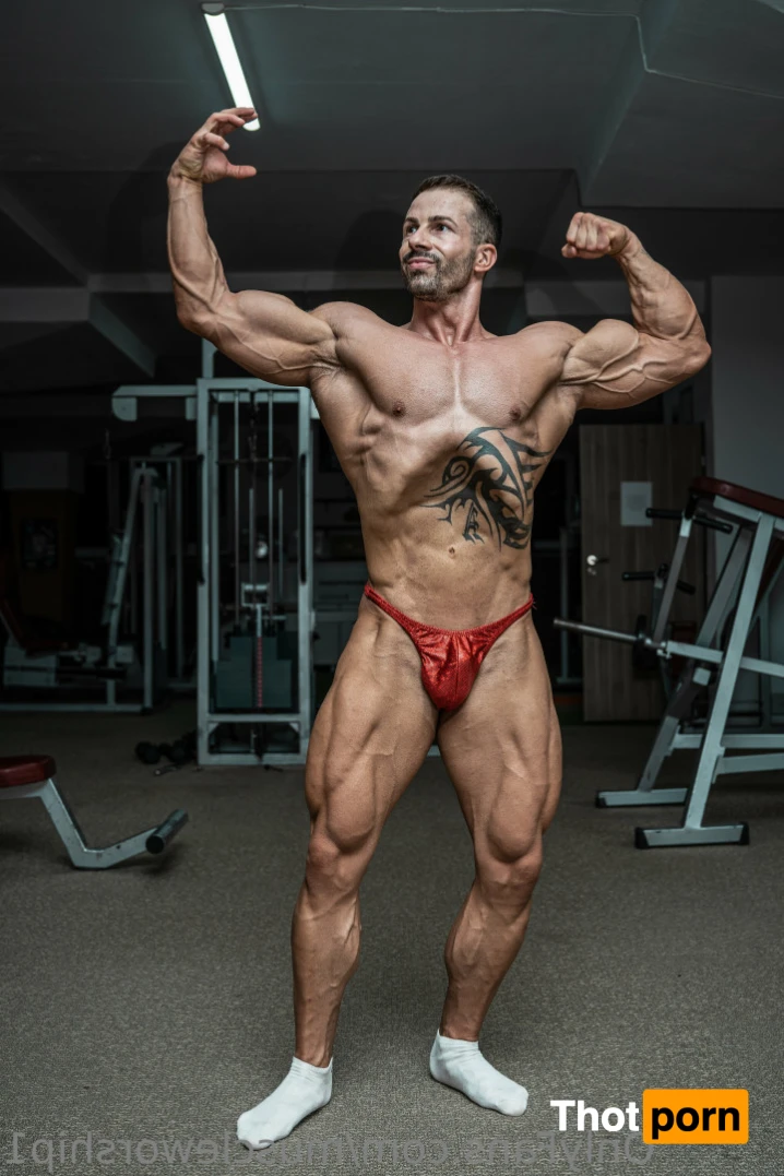 Muscle worship 11250947