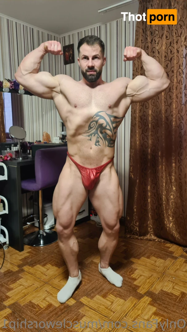 Muscle worship 16346177