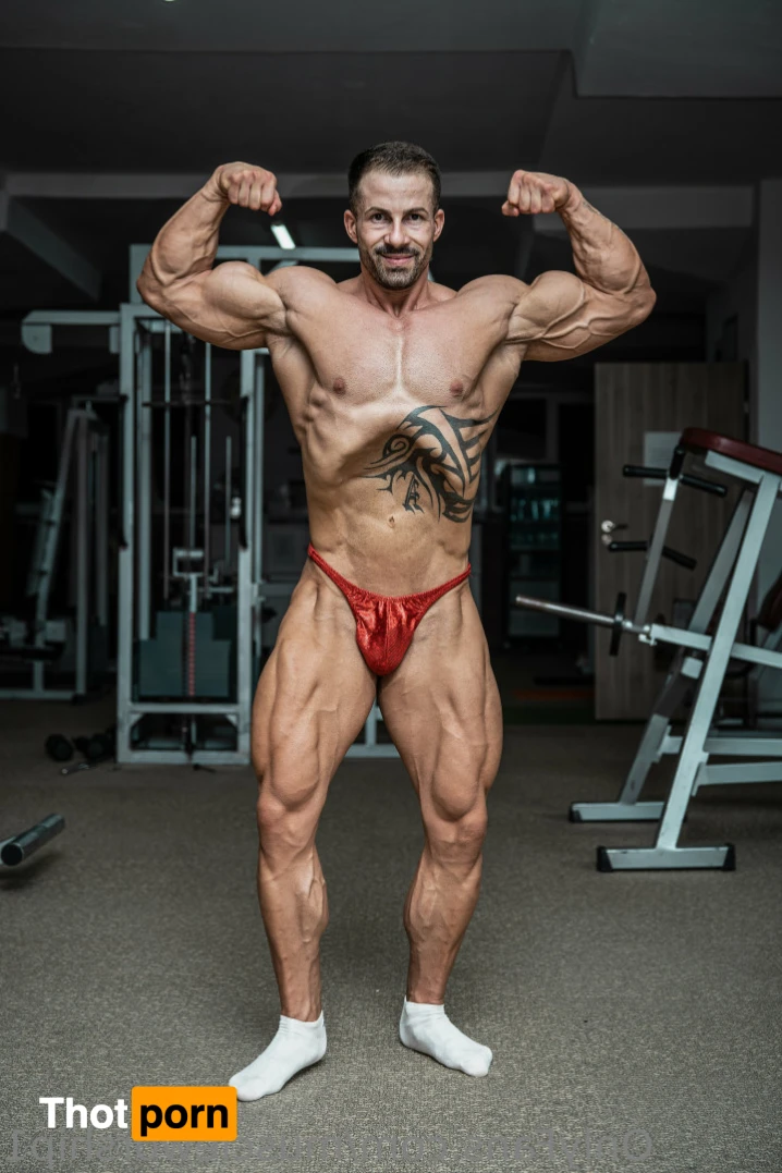 Muscle worship 16346247