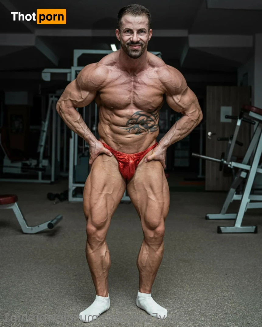 Muscle worship 16346320