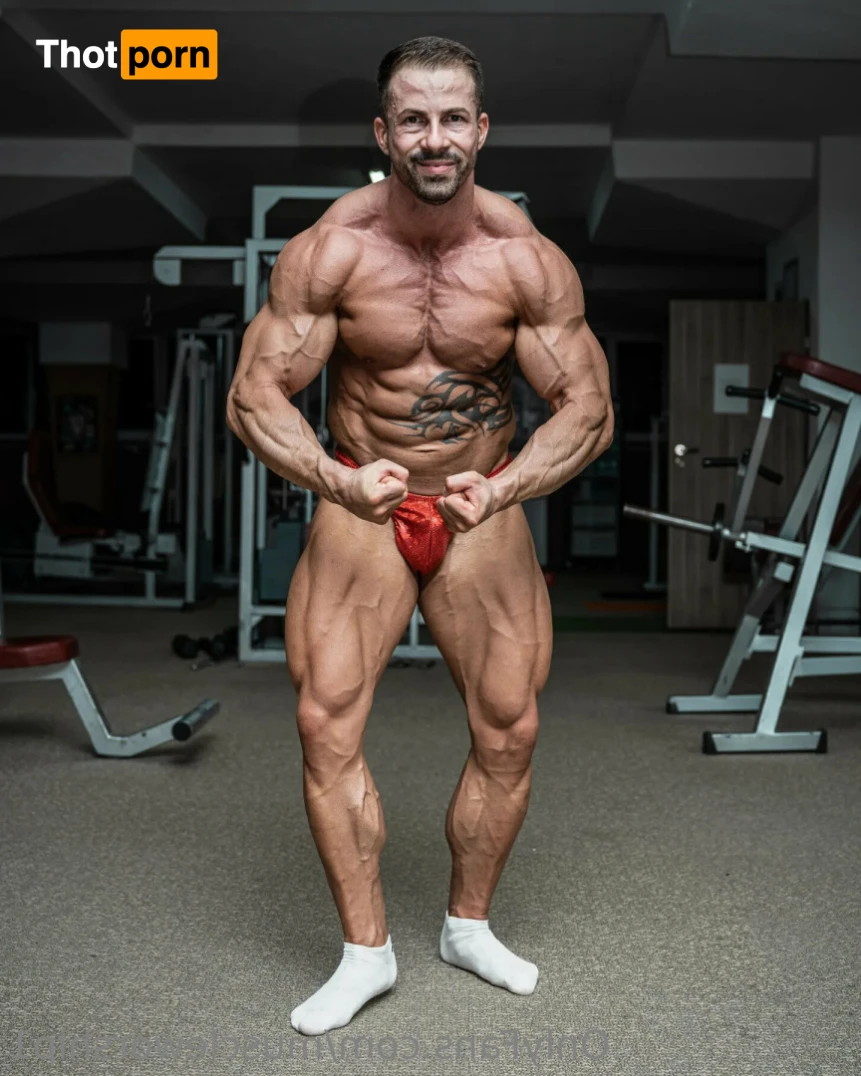 Muscle worship 16346391